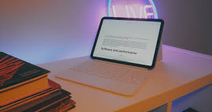 MAGIC KEYBOARD FOLIO -SPA